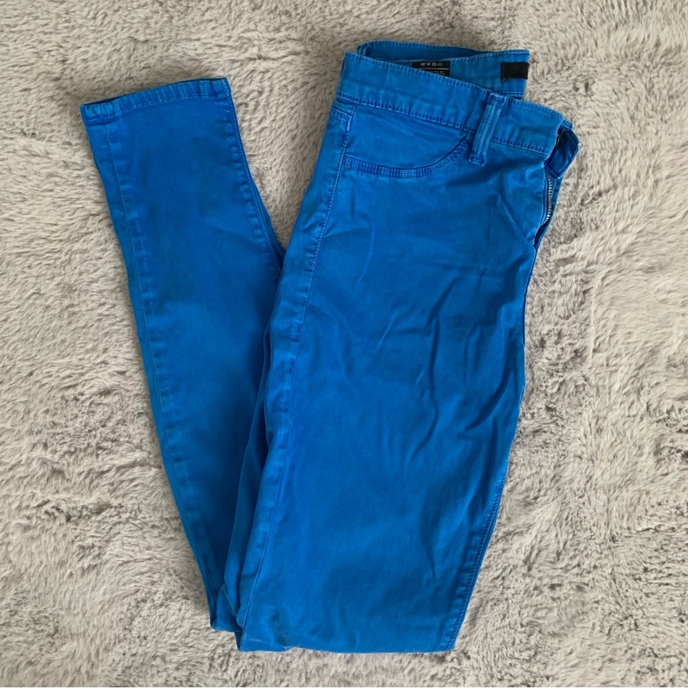 J Brand – Mid Rise Super Skinny Pant - Size 28